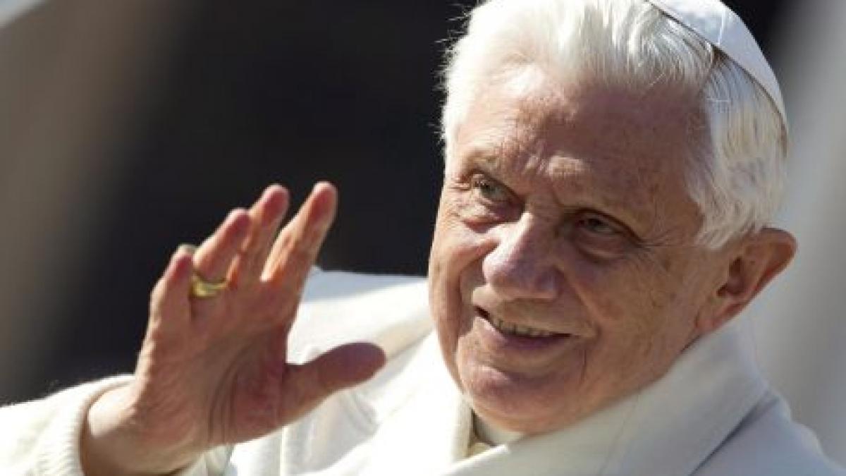 Papa Benedict al XVI-lea îi îndeamnă pe africani să renunţe la magie şi vrăjitorie