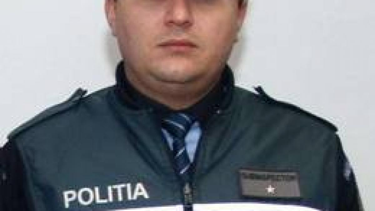 Drama care l-a determinat să îşi ia viaţa. Poliţistul care s-a sinucis, marcat de moartea tatălui său