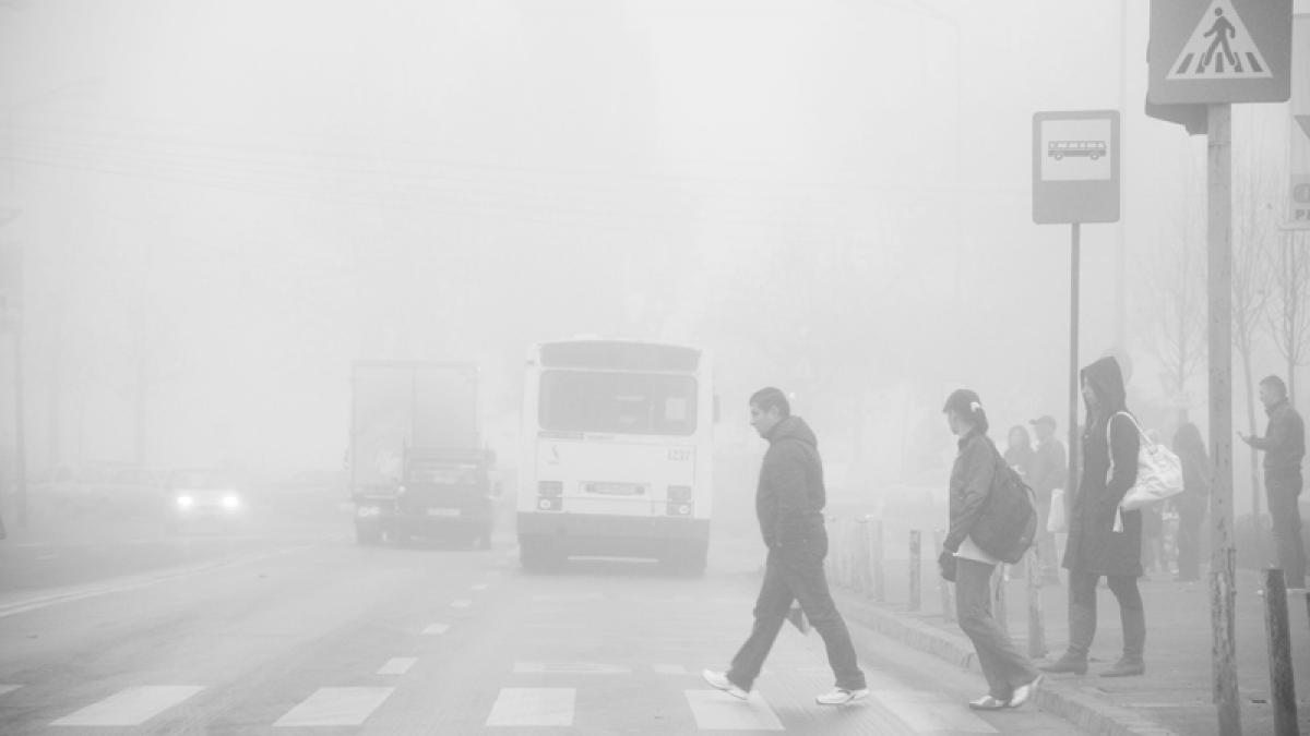 România, pierdută în ceaţă. Şoferii au circulat cu 50 km/h pe autostrada A1