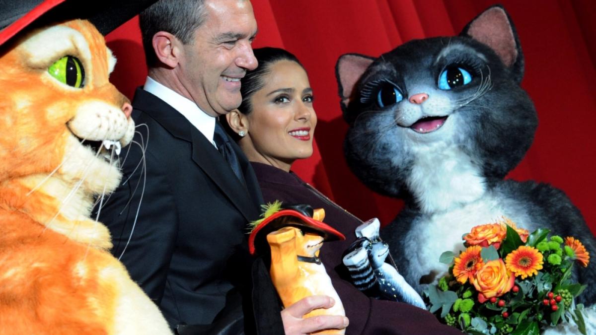 Salma Hayek şi Banderas au dat în mintea copiilor la lansarea animaţiei &quot;Puss in Boots&quot; din Germania