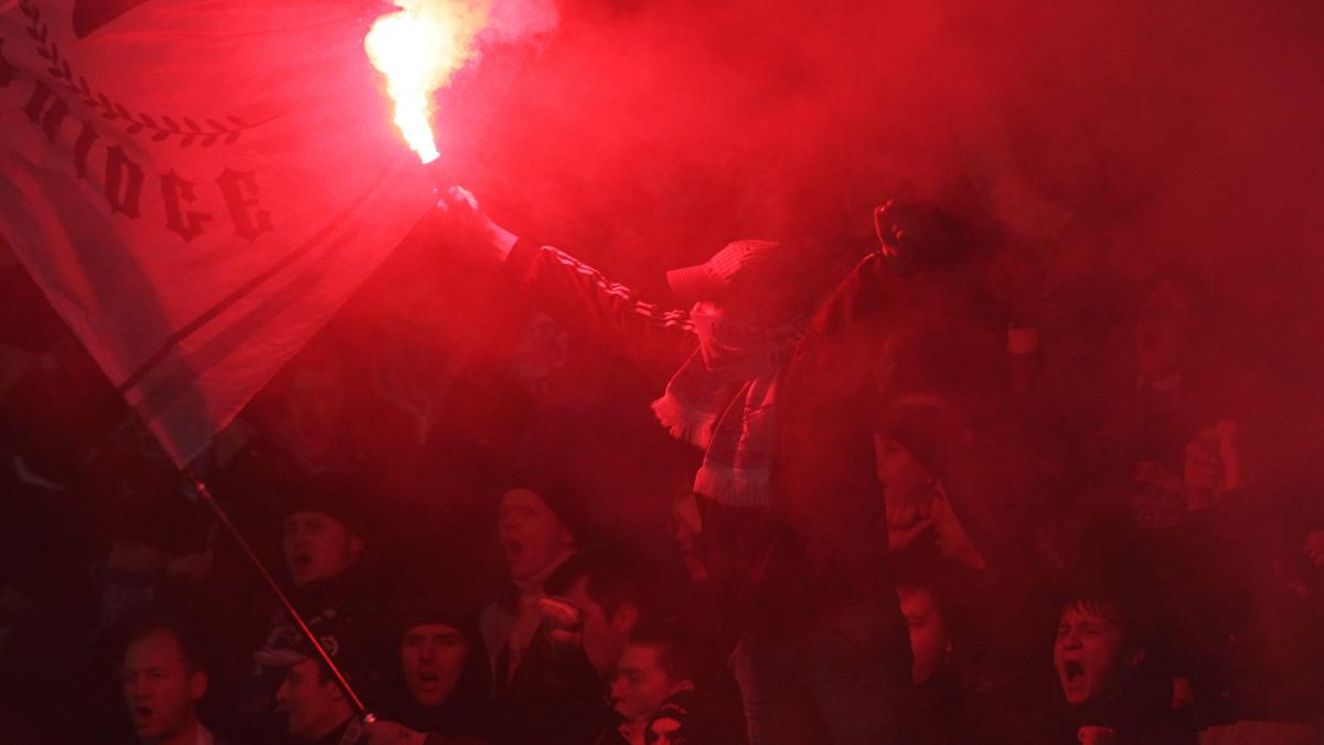 Meciul Zenit St. Petersburg - APOEL Nicosia, întrerupt 10 minute din cauza fanilor ruşi