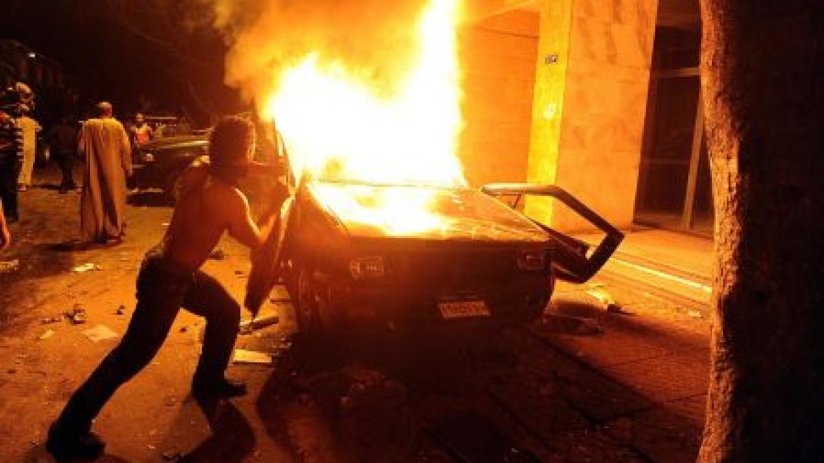 Protestele din Egipt continuă. Militarii au folosit muniţie de război în ciocnirile cu manifestanţii