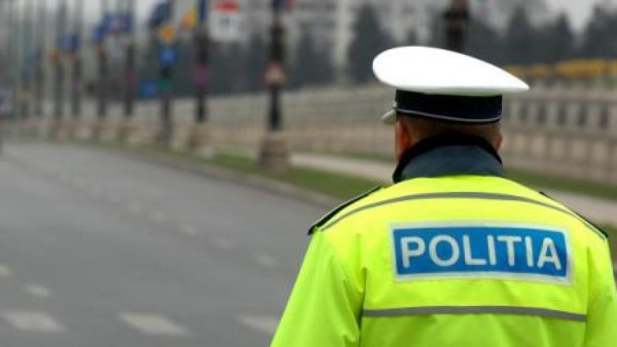 Ei au grijă de noi: Un poliţist a fost promovat, după ce a fost prins beat la volan