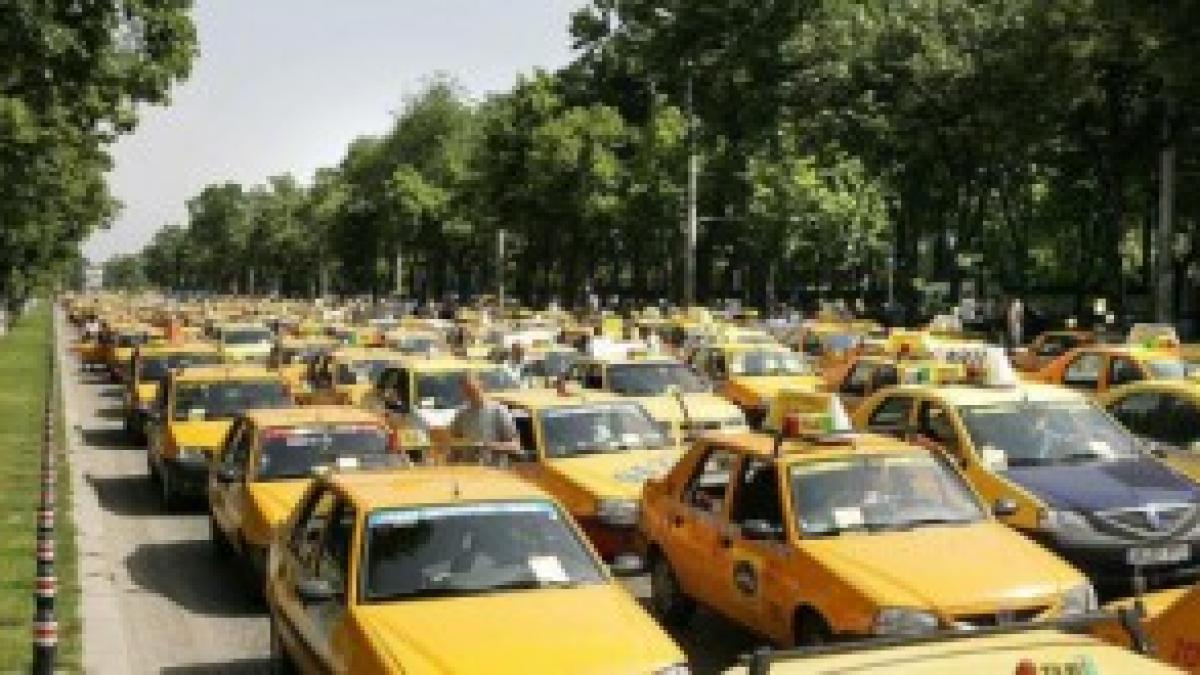 Taximetriştii protestează la Braşov. Şoferii cer majorarea tarifului pe kilometru 