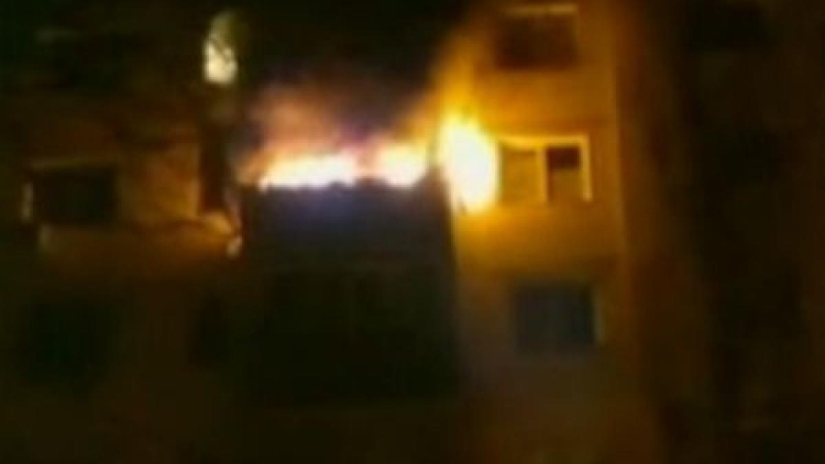 Explozie într-un bloc din Baia Mare. Două persoane au fost rănite