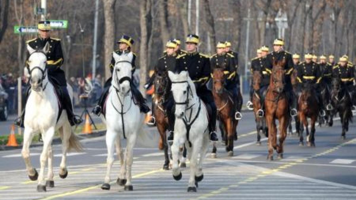 Imagini impresionante de la parada de Ziua Naţională a României. Preşedintele Băsescu a participat la eveniment