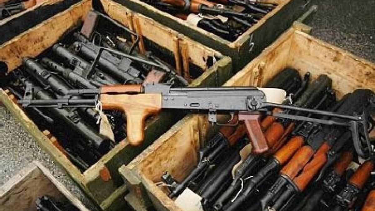 România, printre statele acuzate de trafic de arme spre spaţiul iugoslav în anii '90