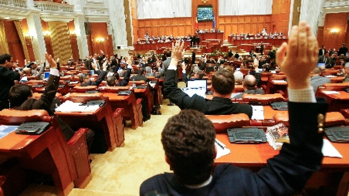 Bugetele de la Justiţie, Înalta Curte şi CSM, avizate de Parlament