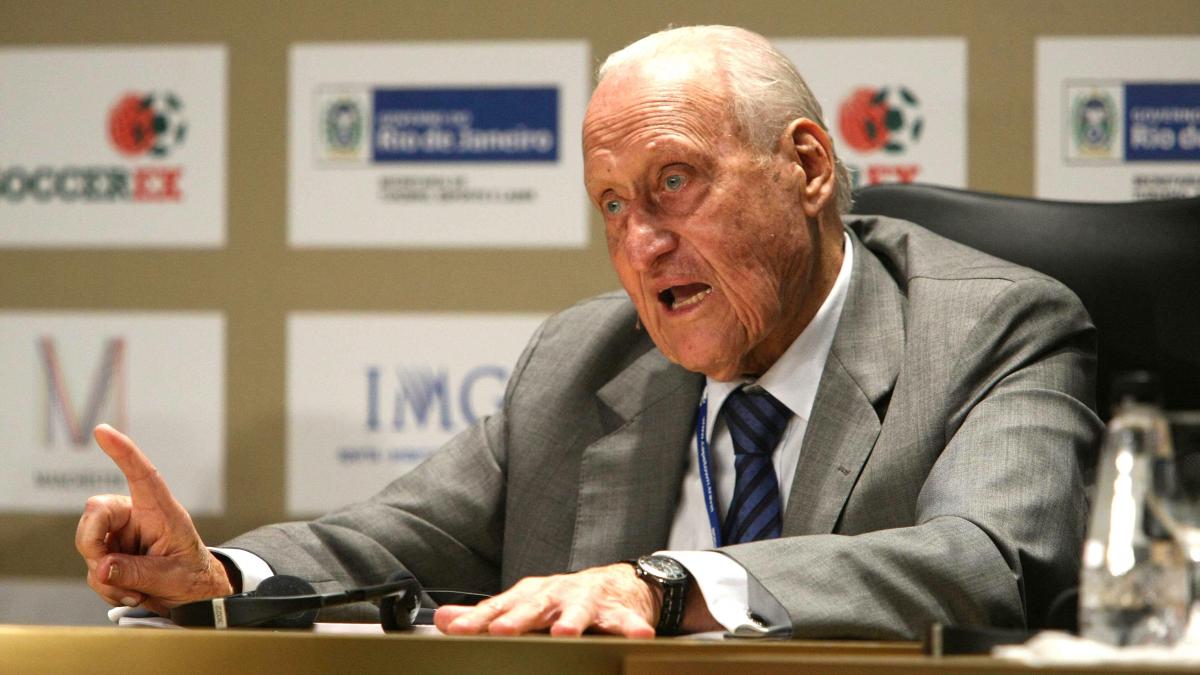 Joao Havelange a demisionat din CIO, din cauza acuzaţiilor de corupţie