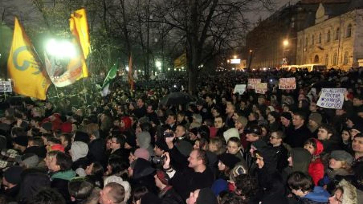 Peste 300 de manifestanţi, arestaţi la Moscova în timpul unui protest faţă de alegeri