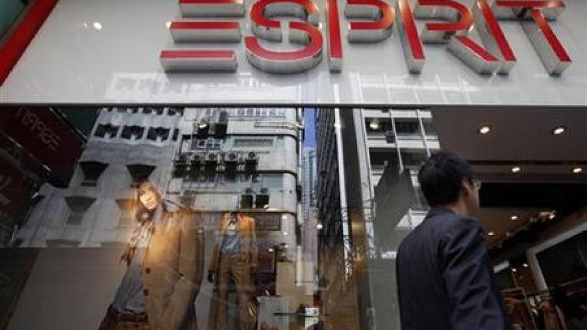 Esprit închide magazinele din mall-uri şi iese de pe piaţa din România  