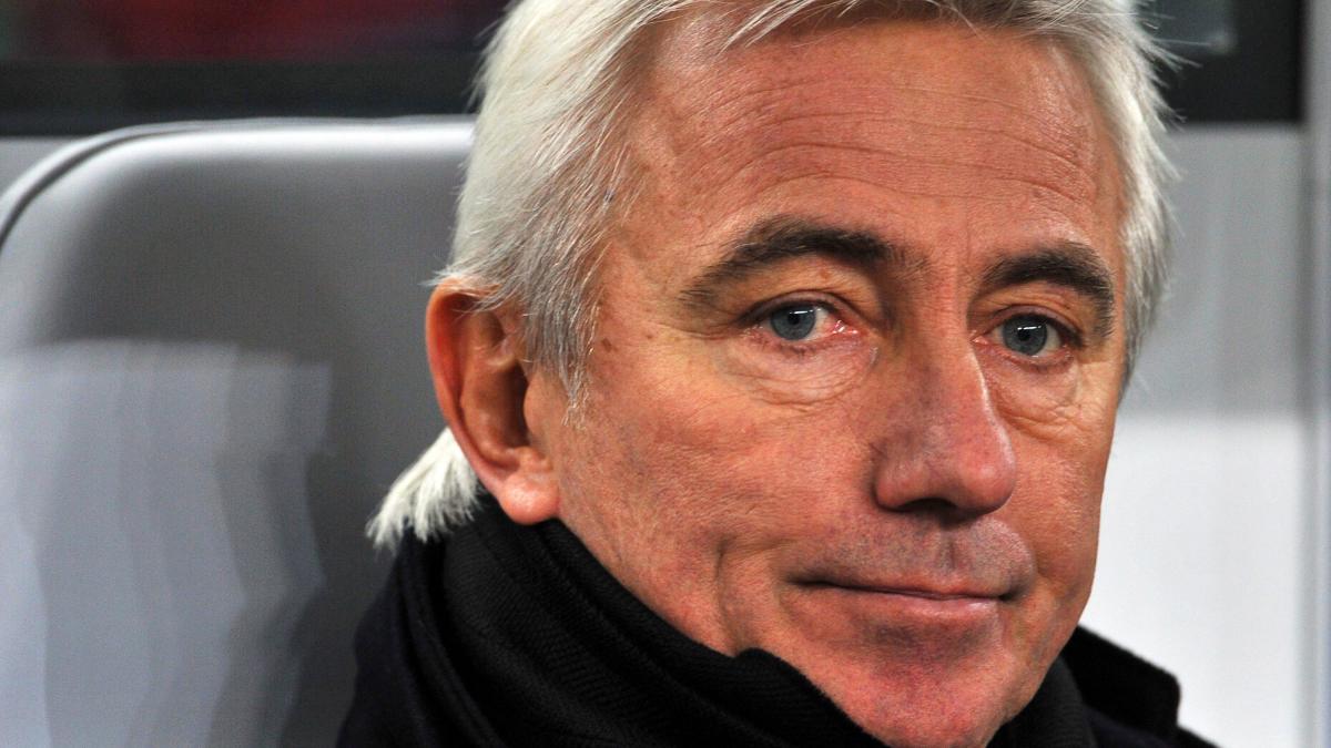 Adversari România: Bert van Marwijk rămâne selecţionerul Olandei până în 2016