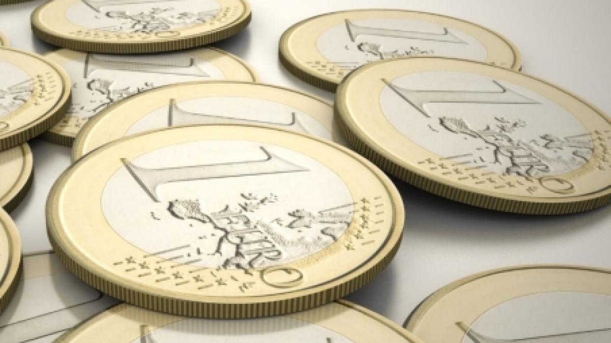 Leul îşi continuă deprecierea, în raport cu euro şi dolarul. Vezi cursul BNR