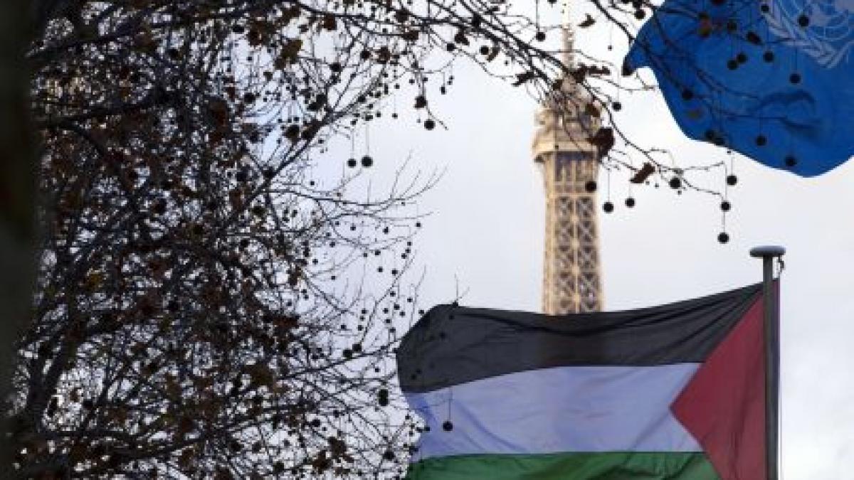 Moment istoric. Steagul palestinian, ridicat deasupra sediului UNESCO din Paris