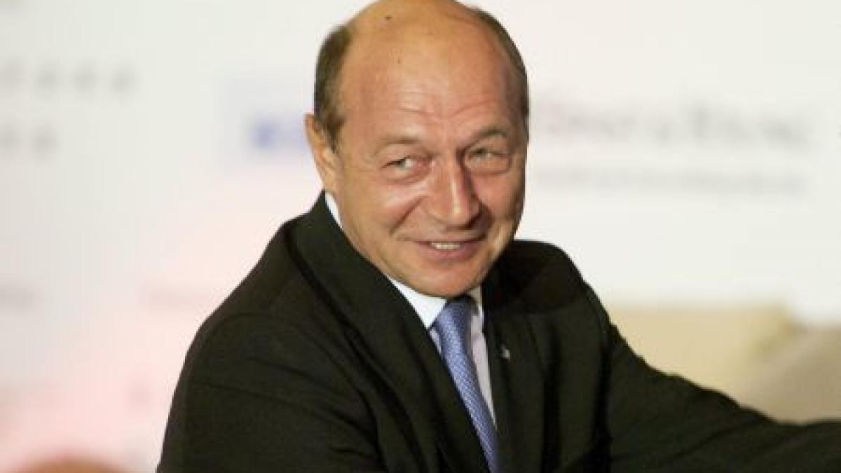 Băsescu: Să ieşim din ipocrizie! Statul nu poate fi corupt de unul singur! Trebuie să aibă un partener