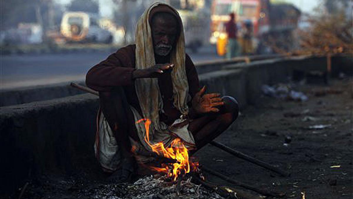 Val de frig în India. Zeci de persoane au murit din cauza temperaturilor scăzute