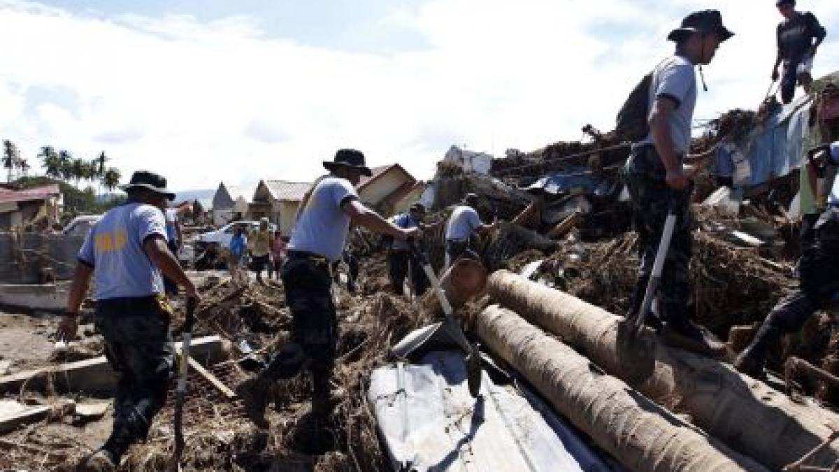 IMAGINI ȘOCANTE. Aproape o mie de morți în urma furtunii tropicale din Filipine