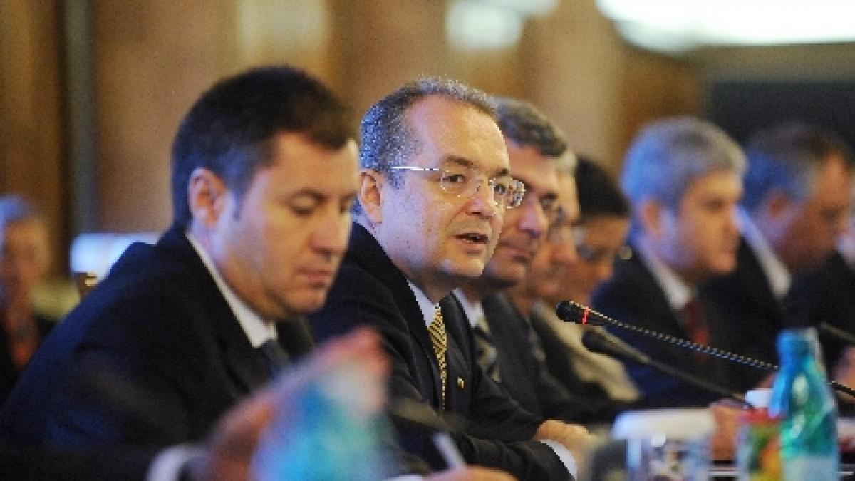 Emil Boc: Deficitul bugetar nu trebuie să depăşească 4,4 %, indiferent de nevoile unora sau altora