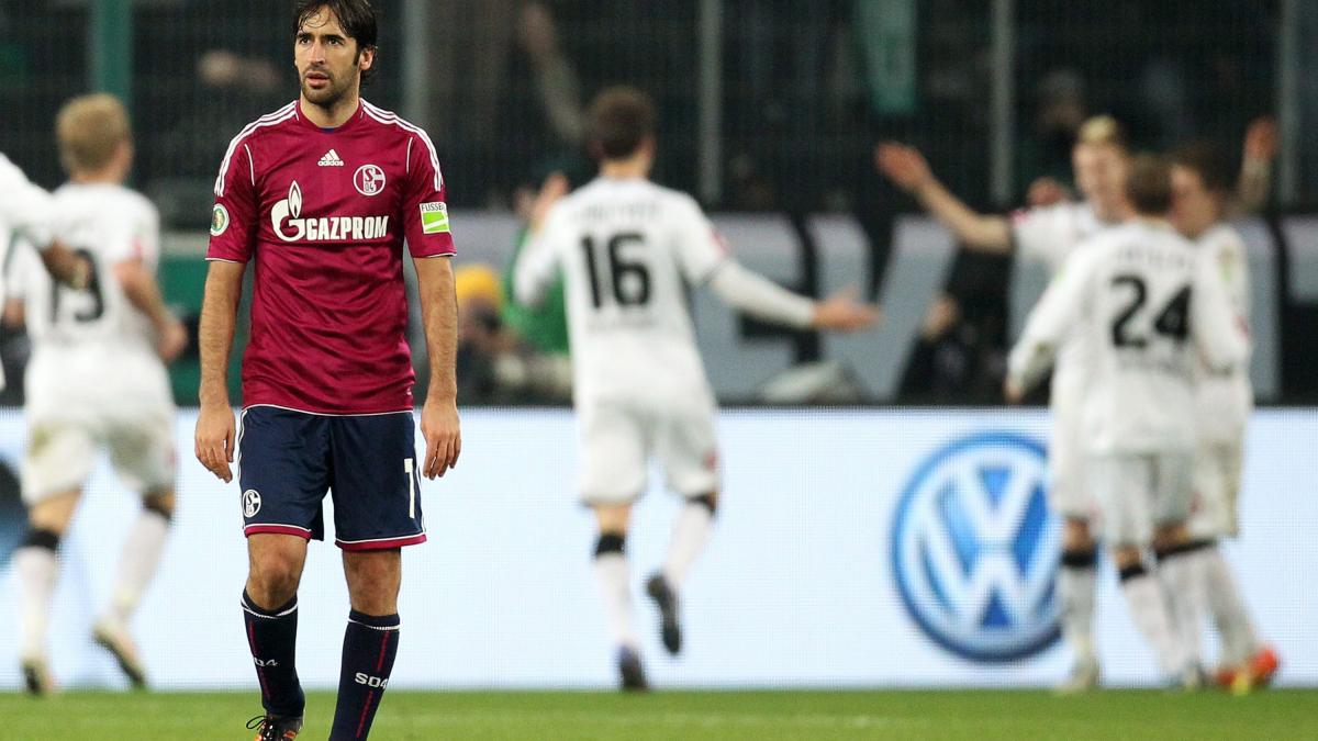 Cupa Germaniei continuă fără deţinătoarea trofeului: Schalke, eliminată de Gladbach