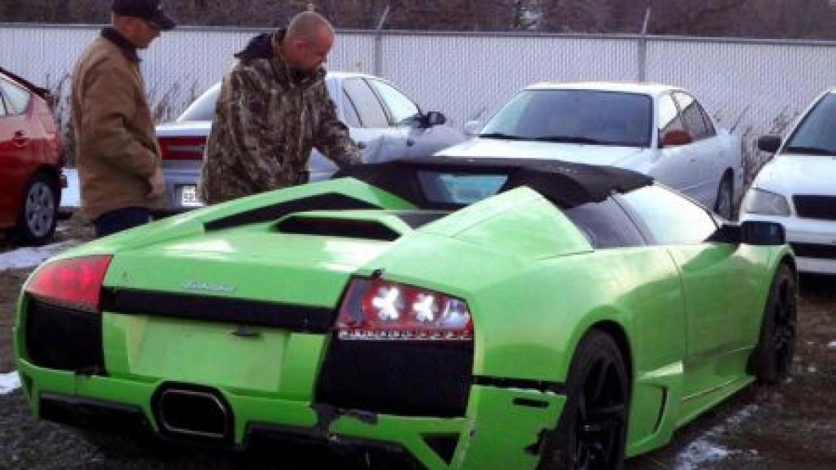 Prostie sau ghinion? A câştigat un Lamborghini şi apoi a intrat cu el într-un gard