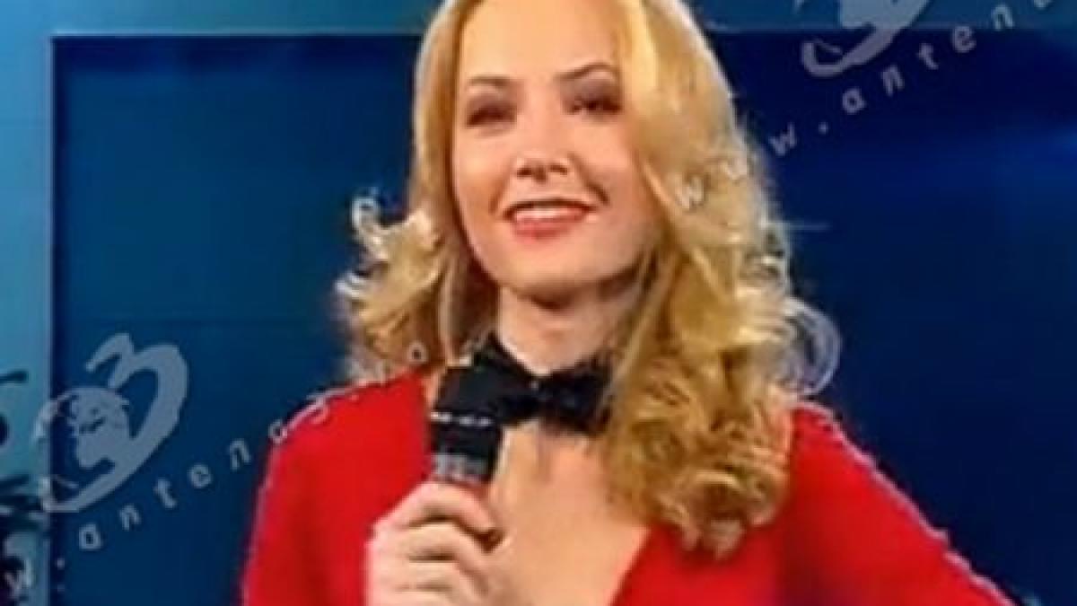 Karaoke în toată regula la ediţia specială Sinteza Zilei. Octavia Geamănu şi-a etalat talentele muzicale