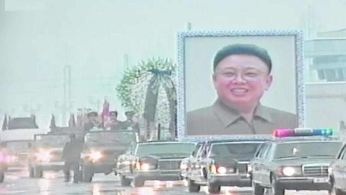 Fostul lider nord-coreean Kim Jong-il, condus pe ultimul drum de sute de mii de oameni. Programul ceremoniei nu a fost făcut public