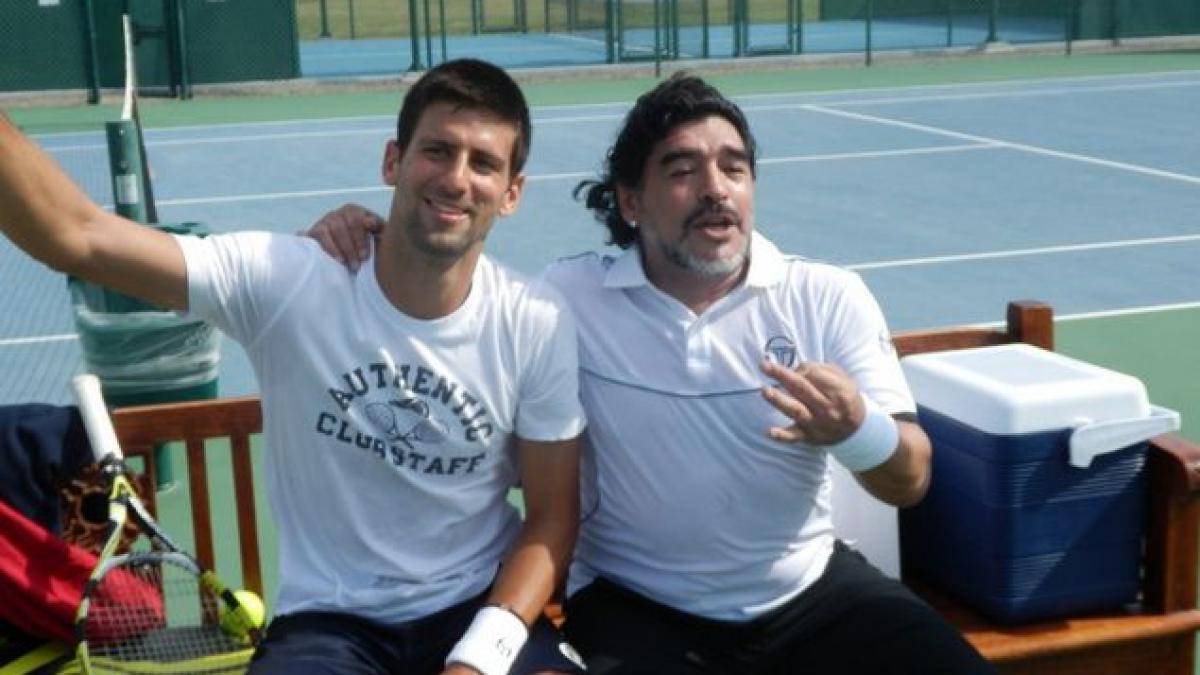 Mărimea mingii nu contează pentru Maradona. Djokovic: &quot;Joacă tenis mai bine decât joc eu fotbal&quot;