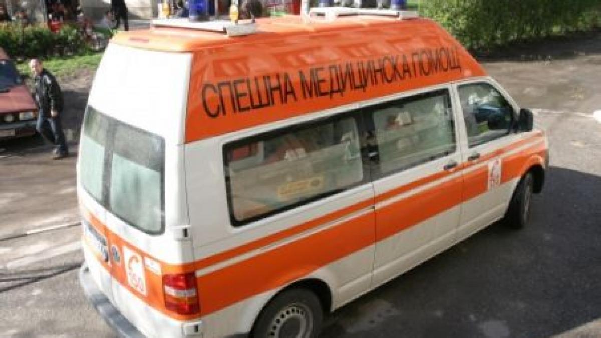 300 de romi bulgari au atacat o ambulanţă din Ruse pentru că a ajuns prea târziu la locul unui accident