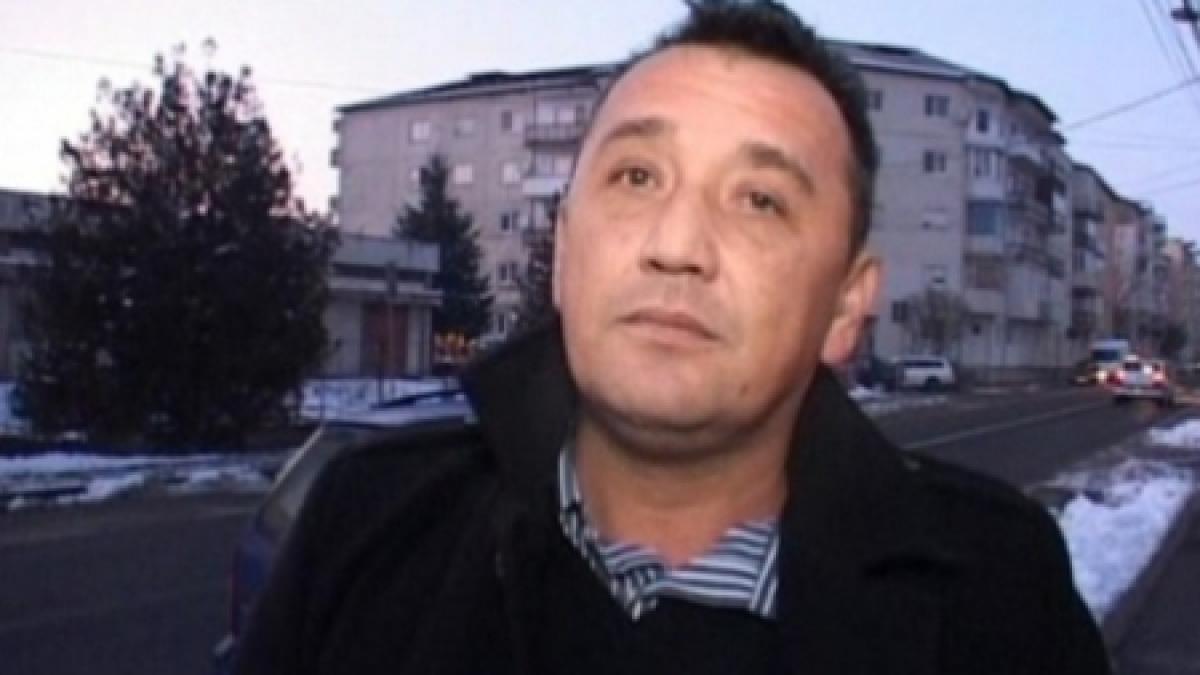 Poliţistul-erou care a salvat o tânără de la sinucidere, decorat şi recompensat cu 2.000 lei