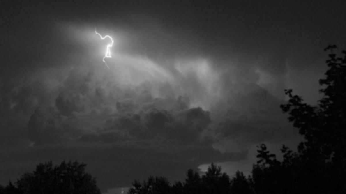 Avertizare meteo: Vânt puternic în Bucureşti şi Ilfov