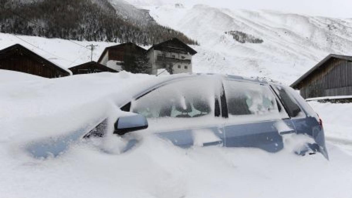 Drumuri blocate şi staţiuni izolate în Austria. Autorităţile sunt în alertă