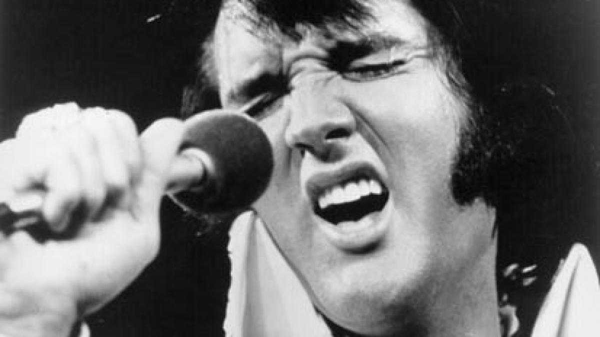 Elvis Presley ar fi împlinit duminică 77 de ani