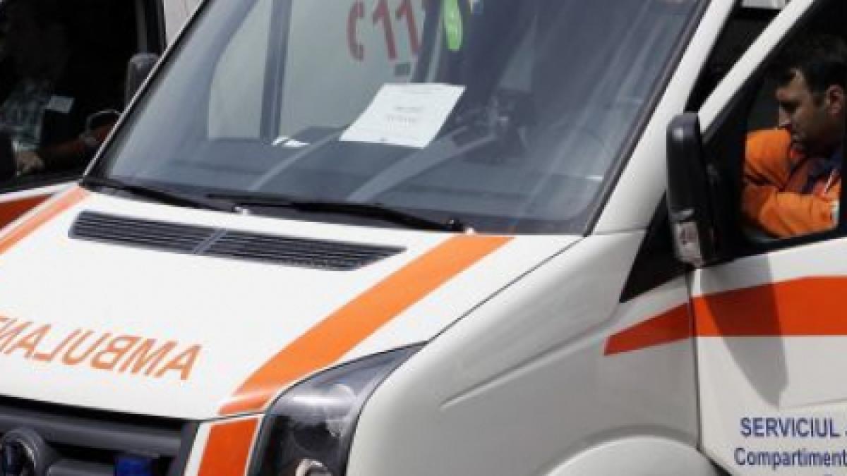 Grav accident de circulaţie în Cluj. Un om a murit iar fiul său este internat la spital