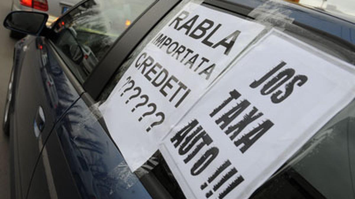 Astăzi e ULTIMA zi în care şoferii plătesc taxa auto veche. Vezi ce se întâmplă cu maşinile înmatriculate ÎNAINTE de 2007