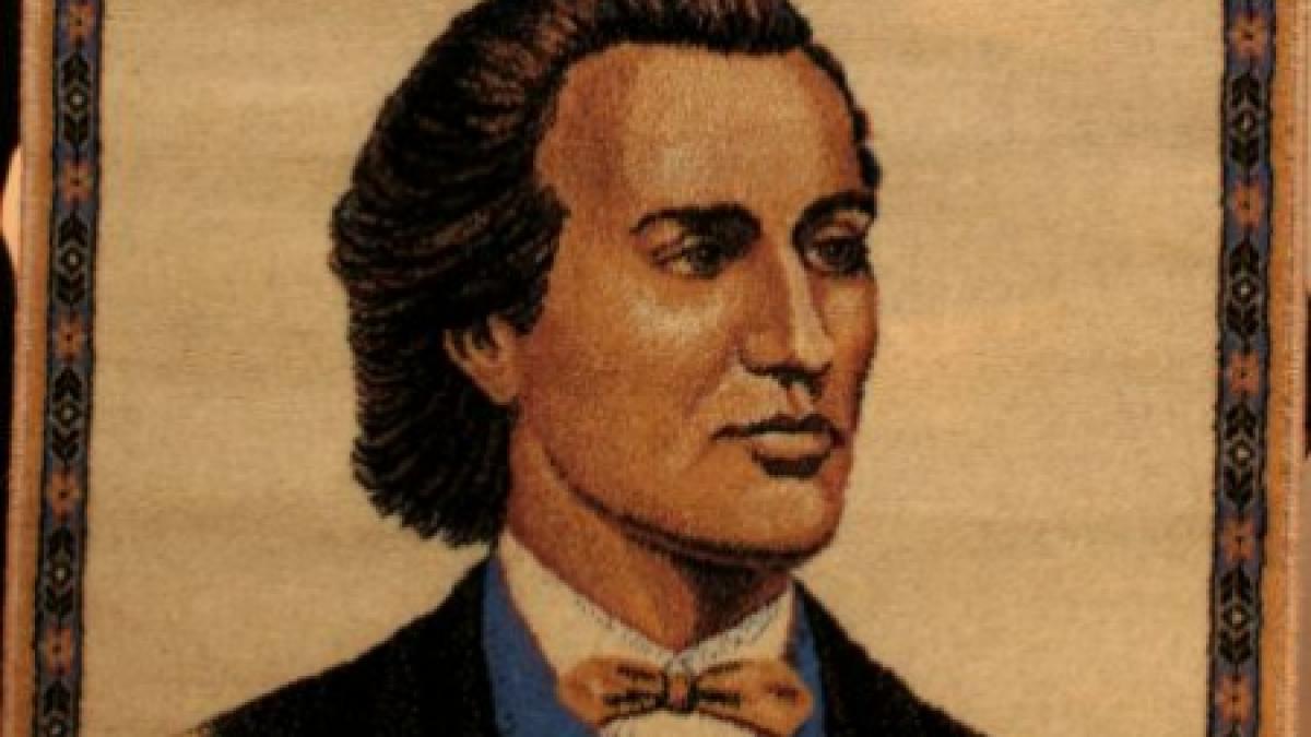 Mihai Eminescu, sărbătorit la 162 de ani de la naştere la Bălţi, Republica Moldova