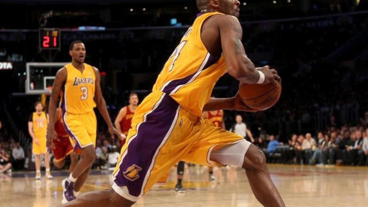 Kobe Bryant, de neoprit: Al treilea meci consecutiv cu cel puţin 40 de puncte marcate