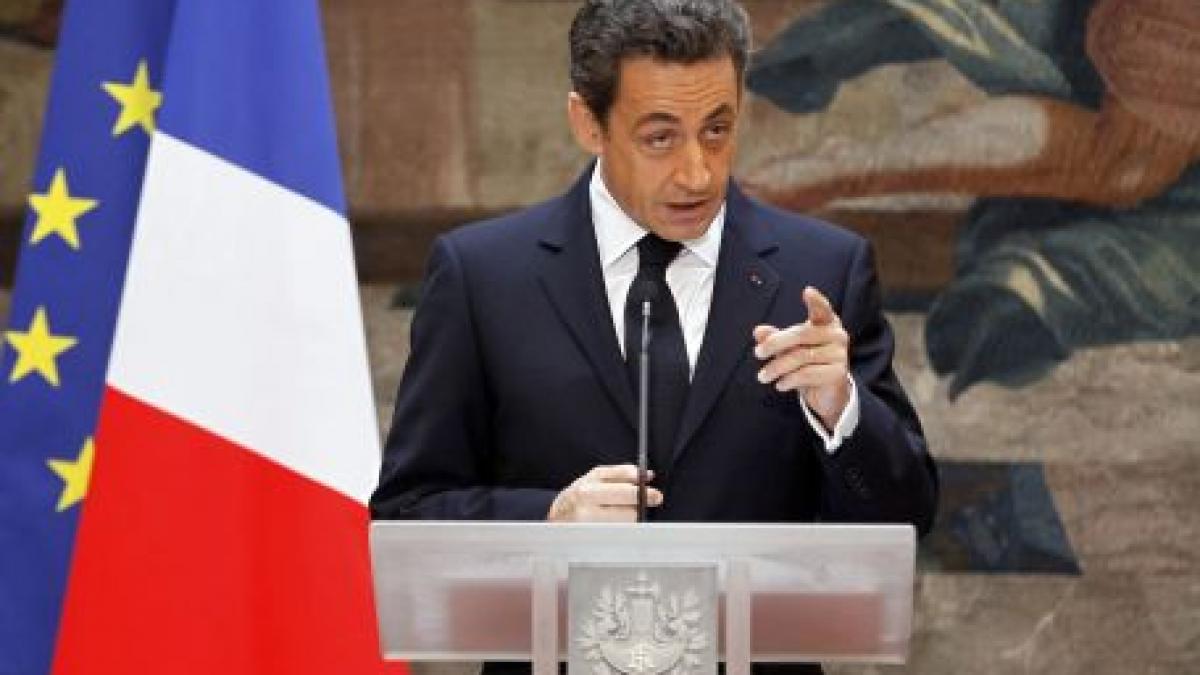 Nicolas Sarkozy face apel la calm şi promite reforme pentru consolidarea situaţiei financiare a Franţei