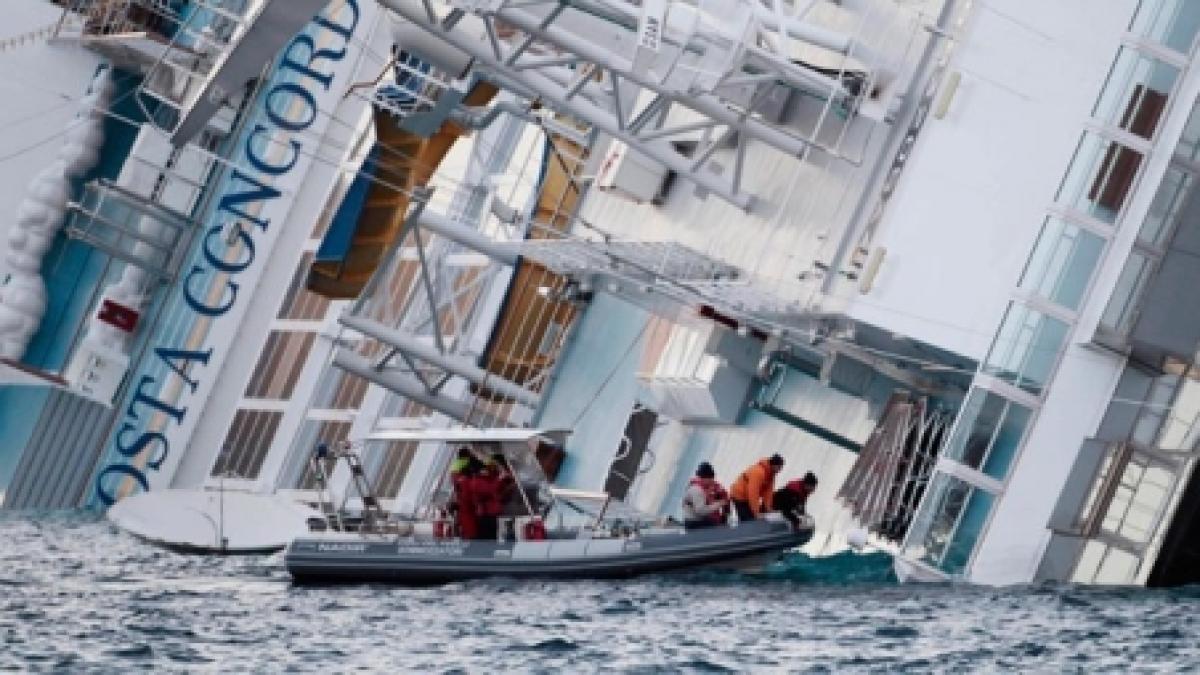 MAE: 13 turişti români aflaţi pe nava Costa Concordia, repatriaţi. Românii din echipaj sosesc de marţi