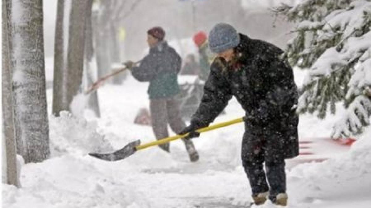 -10 grade în Neamţ, risc ridicat de avalanşă în Făgăraş. Nordul ţării, „bătut“ de ninsoare de câteva zile