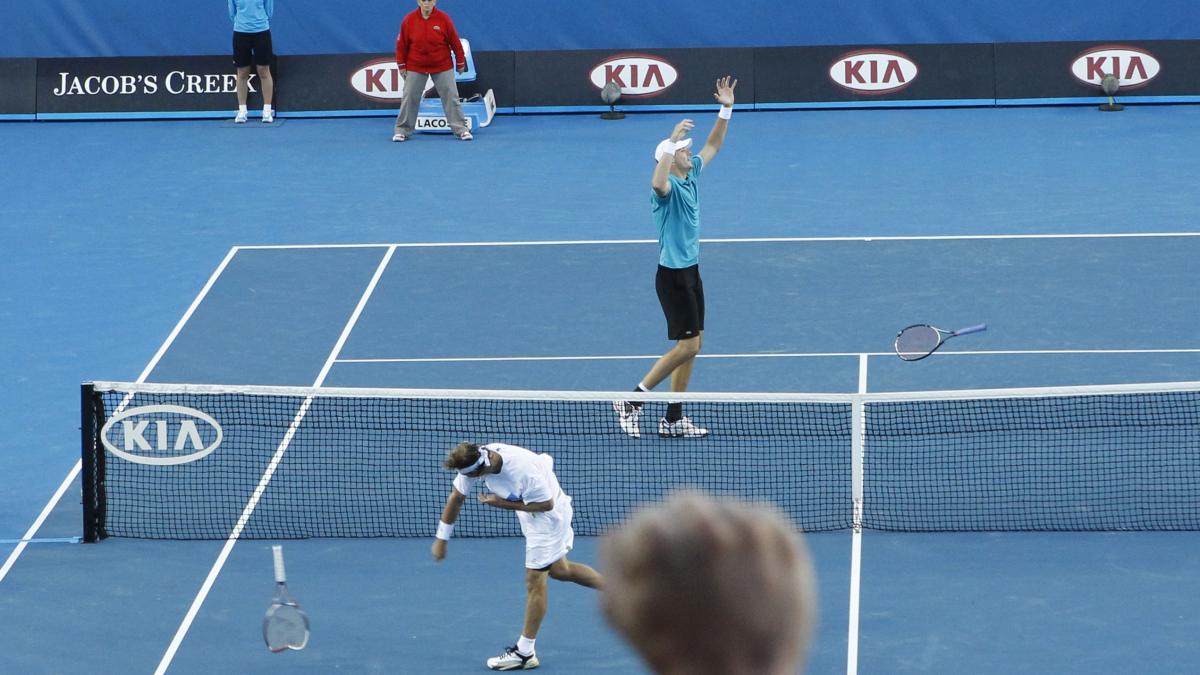 Australian Open: John Isner, victorie dramatică în faţa lui David Nalbandian. Argentinianul a acuzat arbitrajul