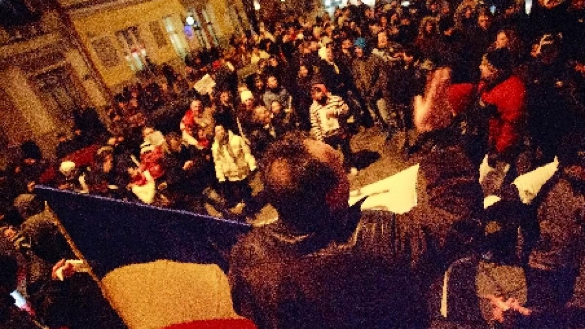 Târgu Mureş: Aproximativ 400 de români şi maghiari protestează împreună