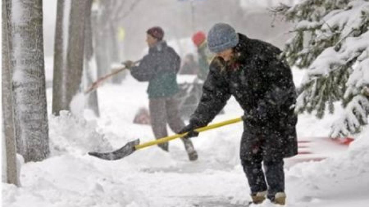 Zăpada şi gerul năprasnic provoacă probleme în ţară. Află dacă va ninge în regiunea în care locuieşti. Prognoza meteo