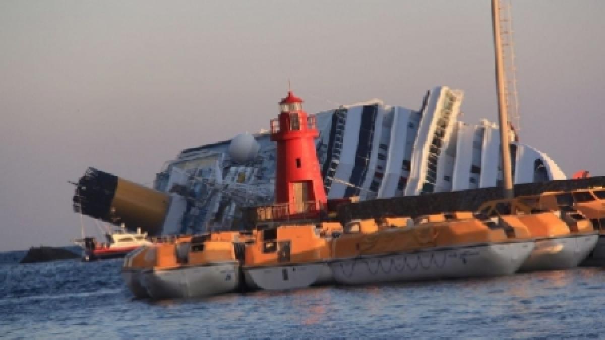 Comandantul vasului Concordia, alături de o moldoveancă în momentul naufragiului. Tânăra nu era pe lista pasagerilor