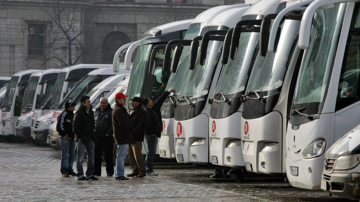 Firmele de transport acuză autorităţile de intimidare şi ameninţă cu proteste de amploare