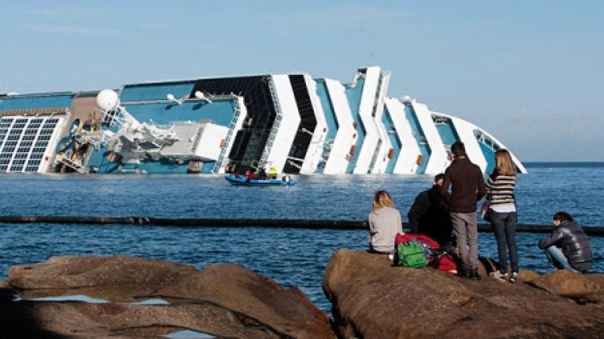 S-au reluat căutările pe nava Costa Concordia, dar şansele de a găsi supravieţuitori sunt minime