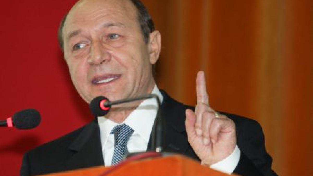 Băsescu: Analizele arată că Zona Euro riscă să reintre în recesiune în a doua parte a lui 2012