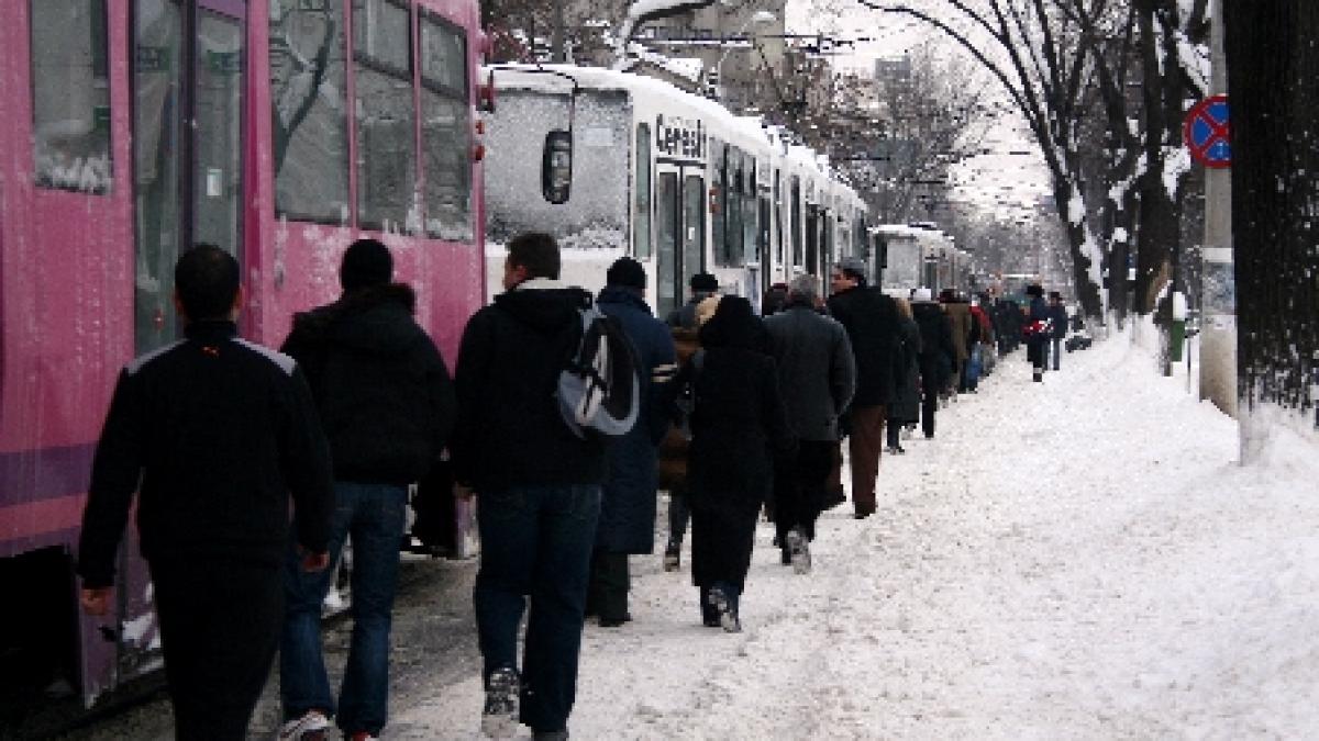 Tramvaiele sunt blocate pe Bulevardul Timişoara din Capitală din cauza unei defecţiuni