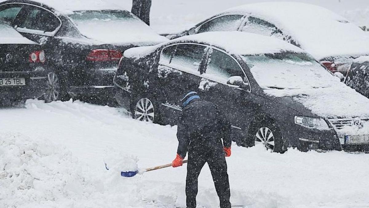 Dezastru pe şoselele din România. Sute de maşini, blocate pe DN 2, lângă Mihăileşti