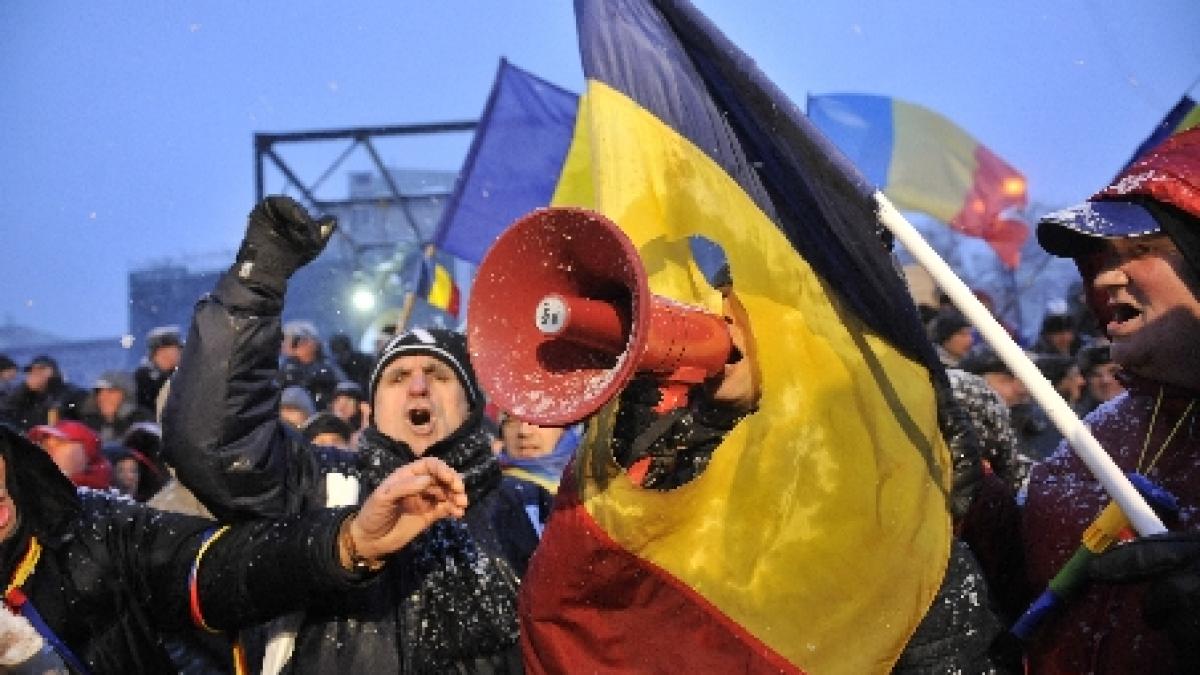 Protestatarii, lui Funeriu: Ne-am săturat de &quot;succesurile&quot; dumneavoastră. Semnează: Viermii didactici