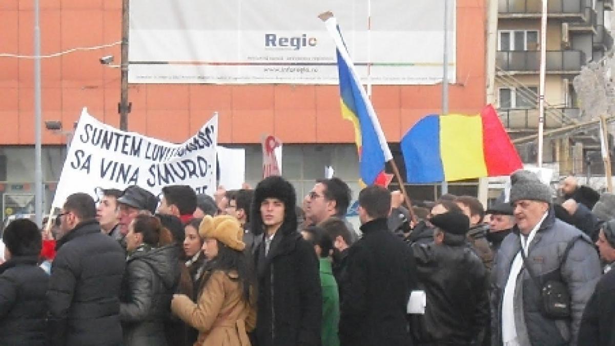 Deşi nu la fel de intense ca la început, protestele continuă şi în Suceava, Vaslui, Arad şi Bistriţa